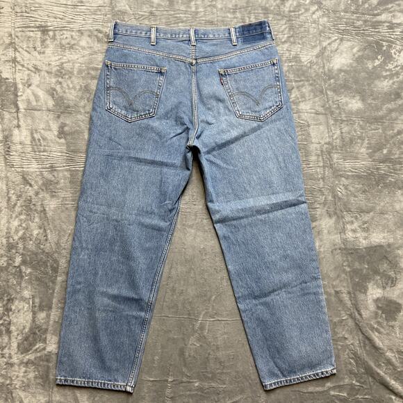 Vintage Levi’s 550 Relaxed Fit Jeans Men’s Size 38x30 Light Blue Denim - Picture 2 of 11